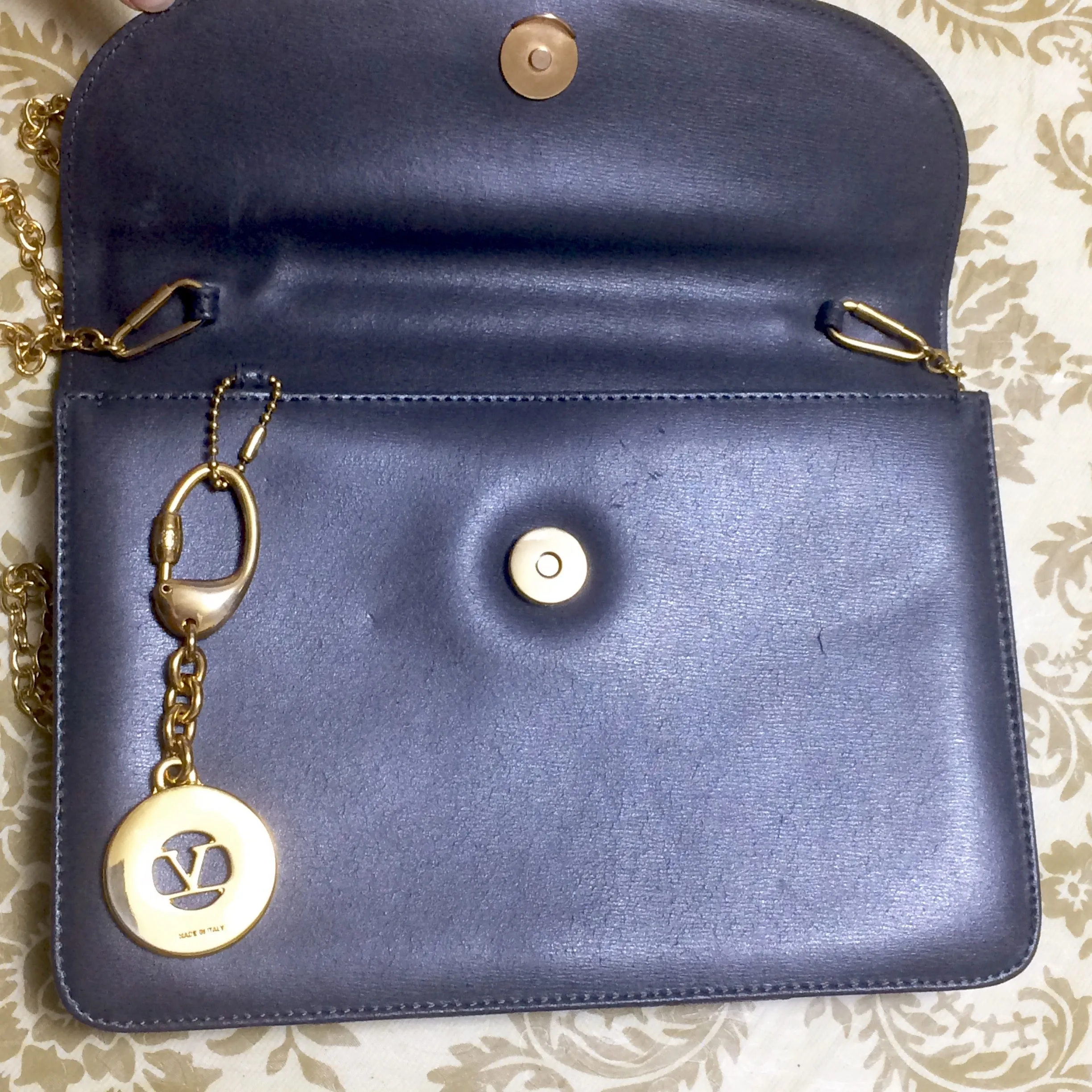 Vintage Valentino Garavani, gray leather chain shoulder bag with golden round V motif charm. Can be clutch bag as well. 060531r7