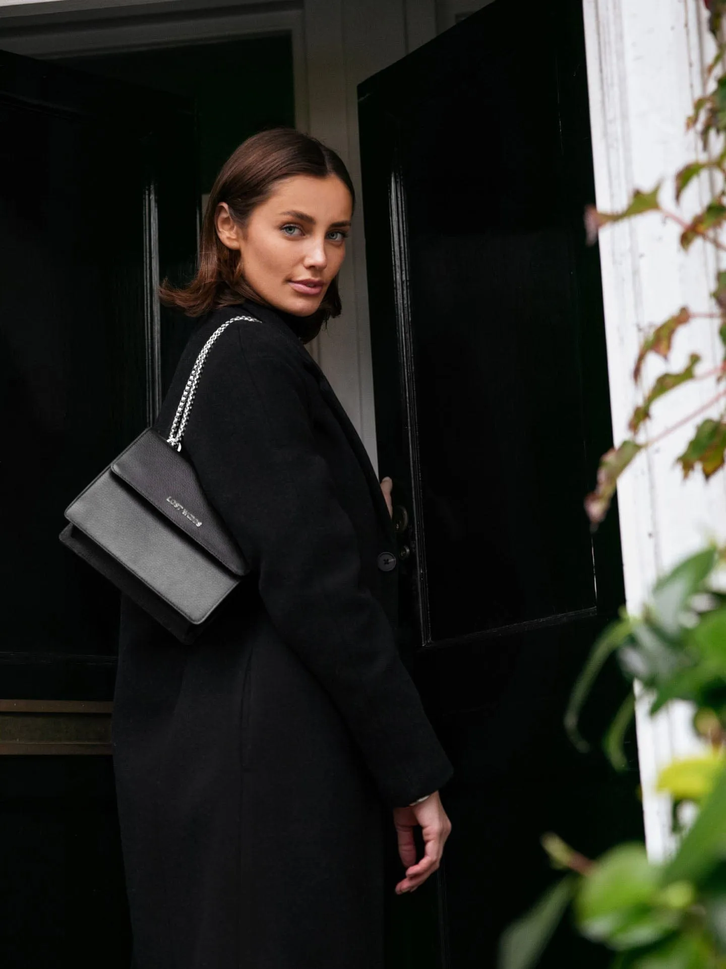 Willow MIRUM® Leather Vegan Chain Bag | Black & Silver